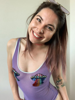 Alicia - Escort in France - eyes Blue